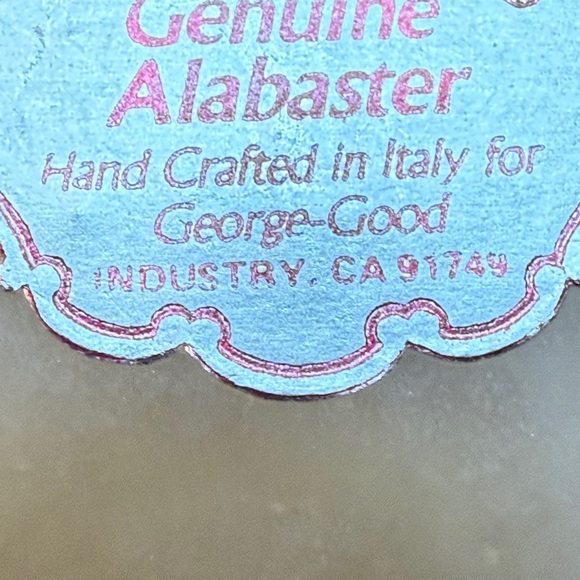 Alabaster Cream Piano Trinket Box with Floral Design Hand Crafted in Italy - Picture 7 of 11